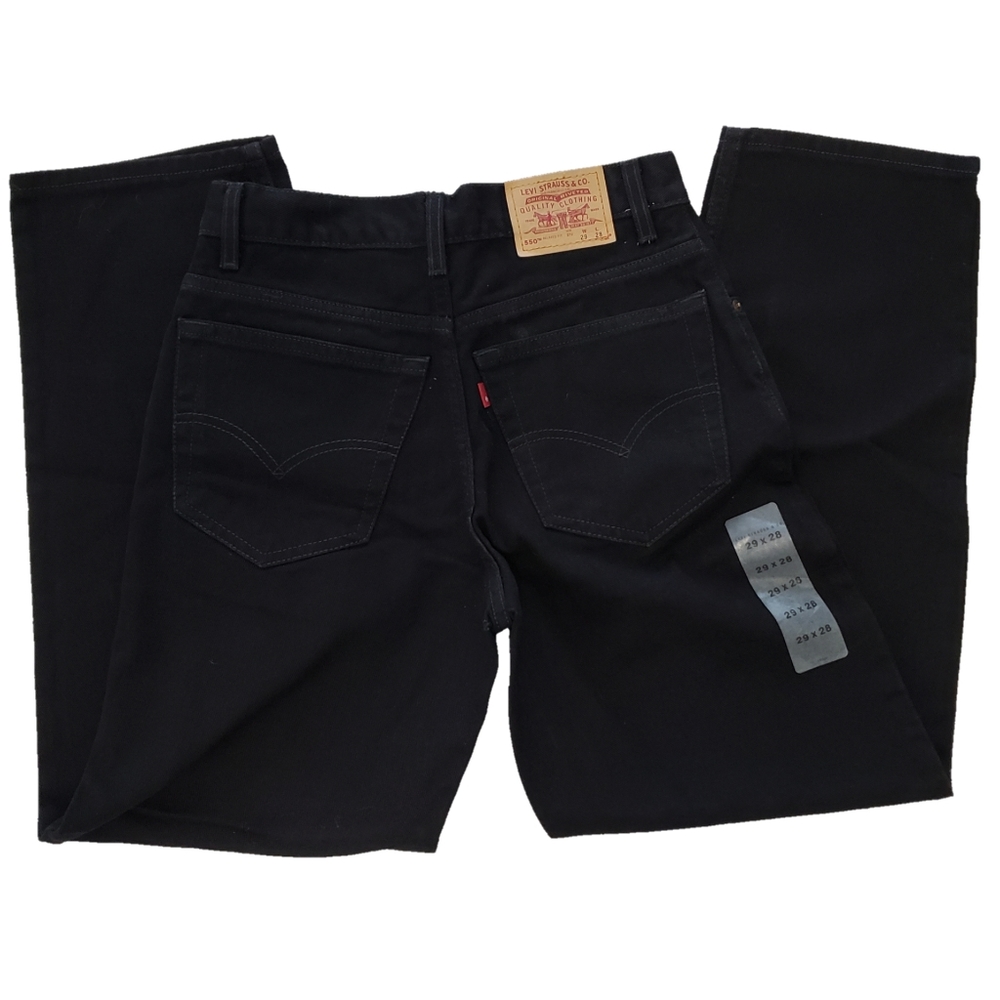 Black Levi's student fit 550 mom jeans